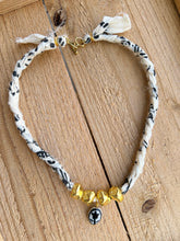 Load image into Gallery viewer, GOLD METAL BLACK PETAL BANDANA NECKLACE
