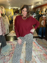 Load image into Gallery viewer, WINE CLASSIC SWEATER
