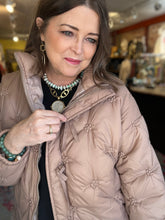 Load image into Gallery viewer, MOCHA FLORAL TUCK COAT
