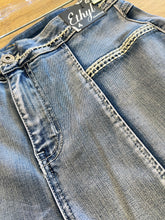 Load image into Gallery viewer, ETHYL BETWEEN THE LINES DENIM
