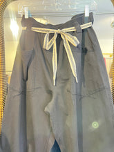 Load image into Gallery viewer, BLACK BARREL PANTS
