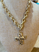 Load image into Gallery viewer, HAMMERED CROSS CHUNKY NECKLACE
