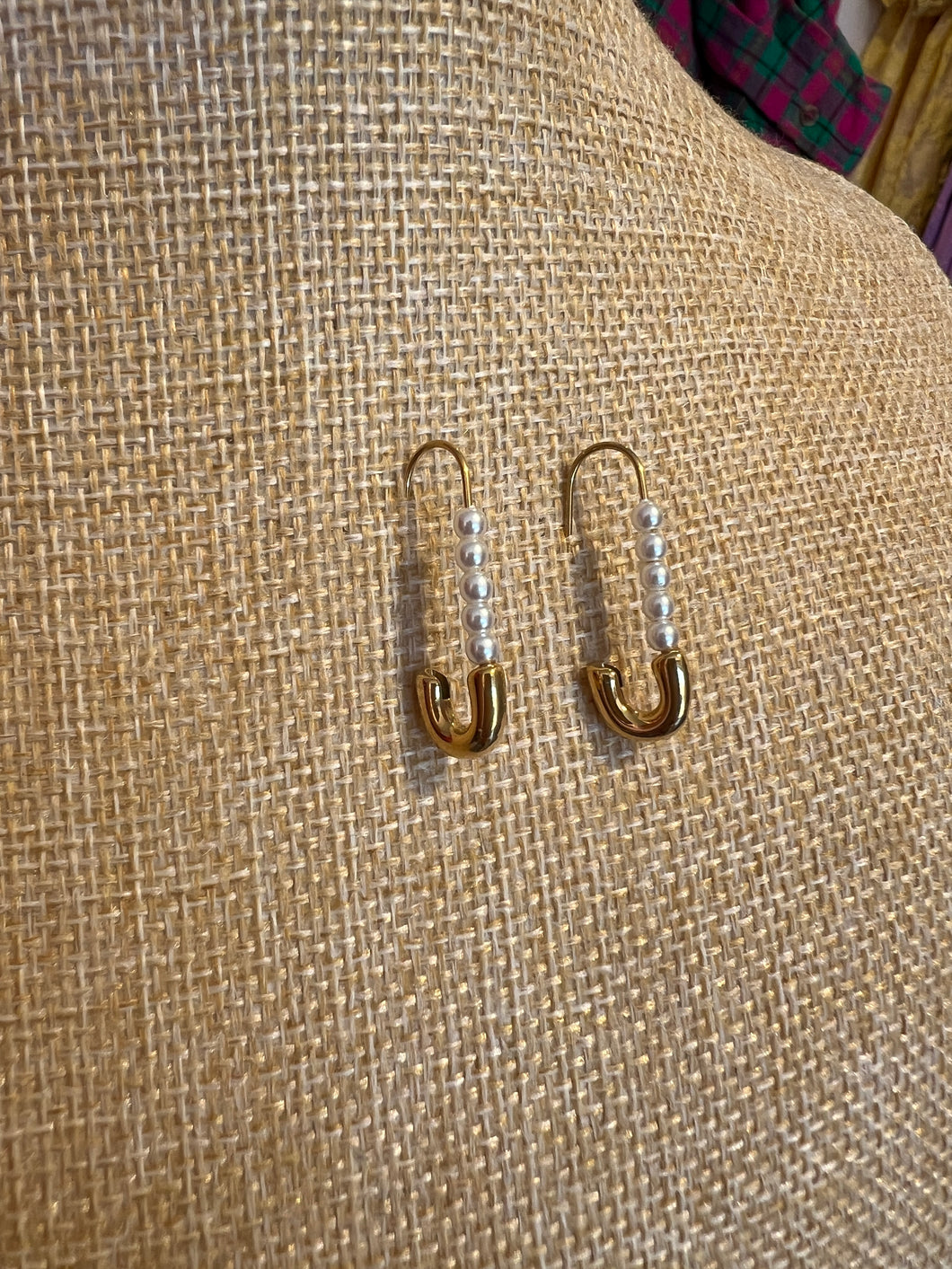 PAPER CLIP & PEARLS EARRINGS