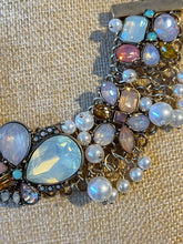 Load image into Gallery viewer, PEARL STATEMENT NECKLACE
