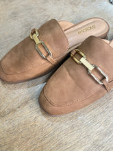 Load image into Gallery viewer, TAN ELEANOR MULES
