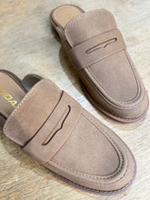 Load image into Gallery viewer, TAUPE BREAK MULES
