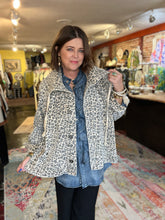 Load image into Gallery viewer, LEOPARD SWING JACKET
