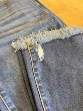 Load image into Gallery viewer, DARK MID-RISE CROPPED WIDE LEG DENIM
