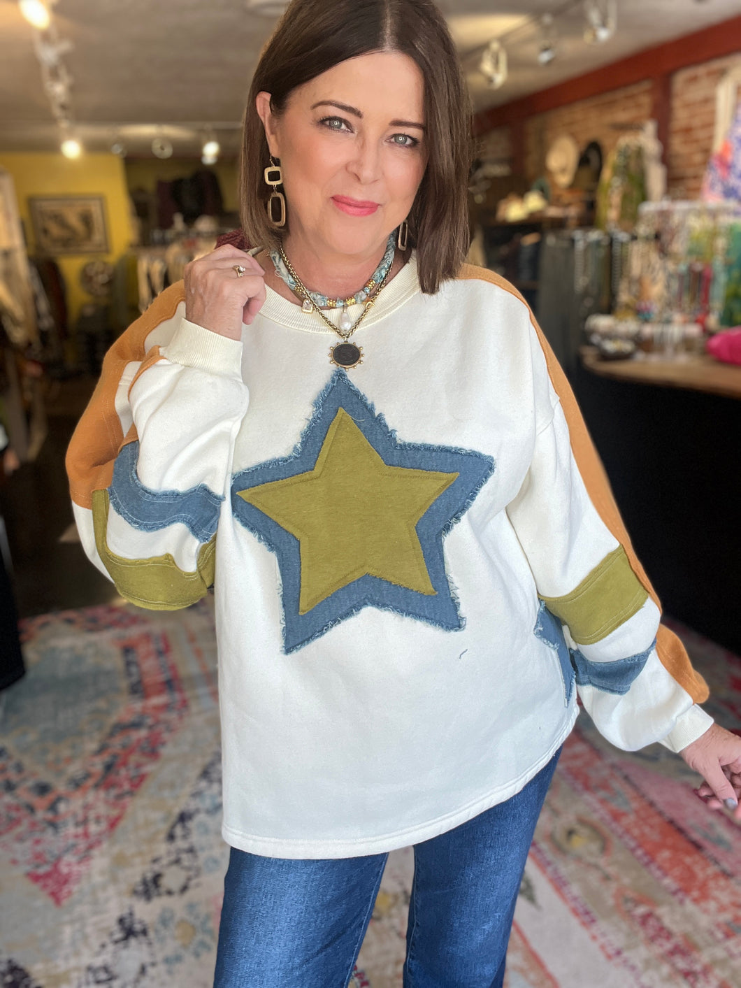 IVORY STAR SWEATSHIRT