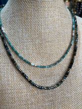 Load image into Gallery viewer, MINI EMERALD &amp; PEARL NECKLACE
