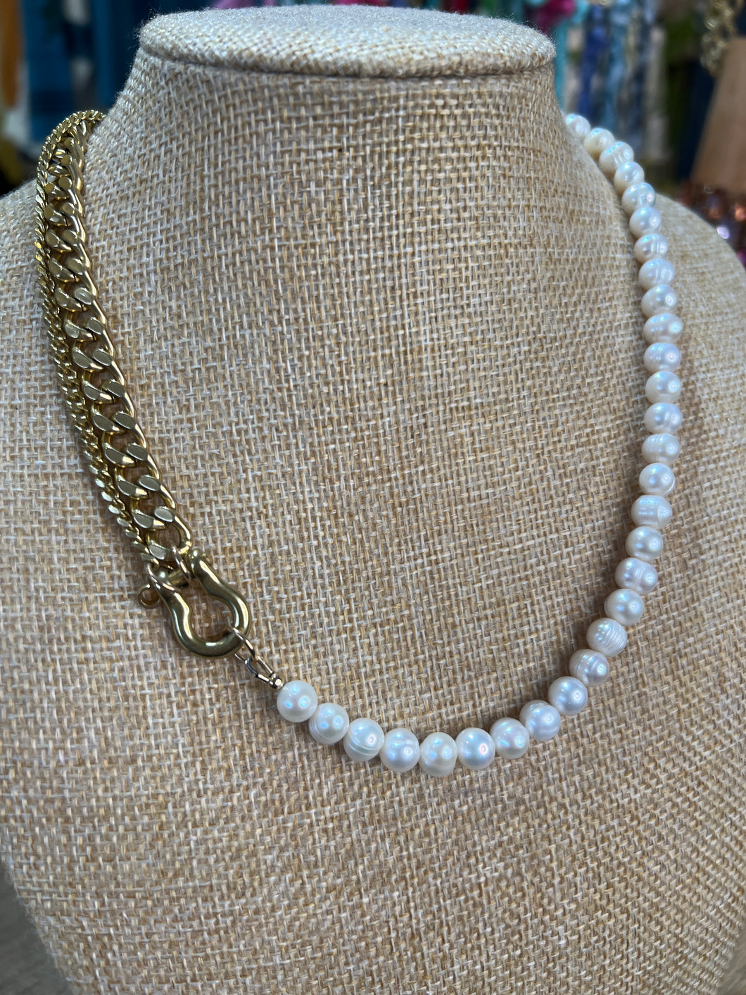 SHACKLE DUO: PEARL NECKLACE