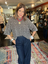 Load image into Gallery viewer, CROPPED BROWN WASHED SWEATER
