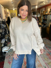 Load image into Gallery viewer, CREAM THERMAL PULLOVER
