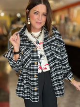 Load image into Gallery viewer, BLACK PLAID JACKET

