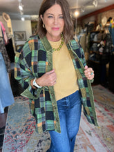 Load image into Gallery viewer, GREEN PLAID JACKET
