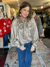 Load image into Gallery viewer, SNAKE PRINT BLOUSE
