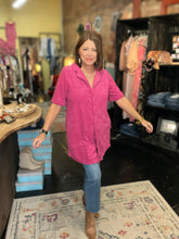 Load image into Gallery viewer, MAGENTA TEXTURED TUNIC
