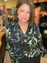Load image into Gallery viewer, UNDERWATER BLOUSE
