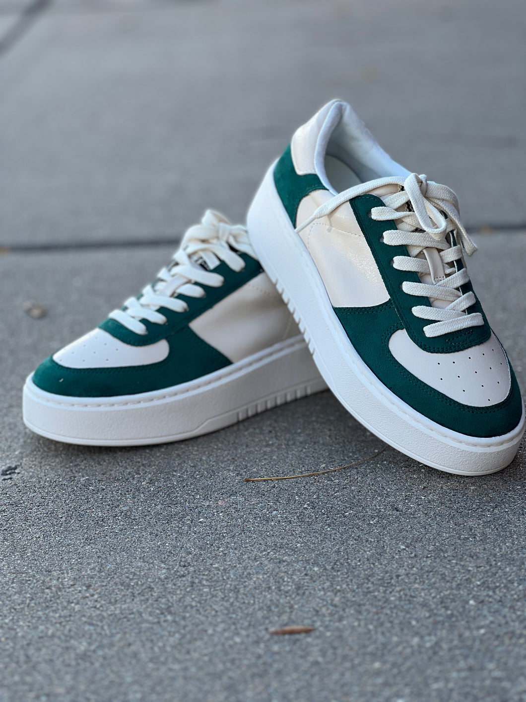 SHIRLEY FOREST GREEN SNEAKER