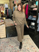 Load image into Gallery viewer, OLIVE LOUNGE PANT
