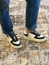 Load image into Gallery viewer, SHIRLEY BLACK SNEAKER
