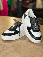 Load image into Gallery viewer, SHIRLEY BLACK SNEAKER
