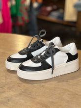 Load image into Gallery viewer, SHIRLEY BLACK SNEAKER

