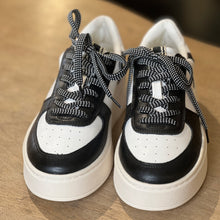 Load image into Gallery viewer, SHIRLEY BLACK SNEAKER
