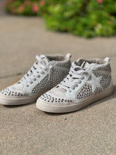 Load image into Gallery viewer, SEVERINE SILVER SNEAKERS
