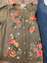 Load image into Gallery viewer, SJ FADED SAGE TOP (CURVY)
