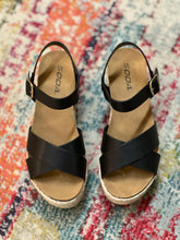 Load image into Gallery viewer, BLACK PLATFORM SANDAL
