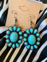 Load image into Gallery viewer, BLUE TURQUOISE EARRINGS
