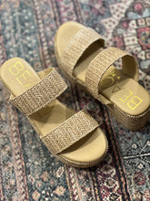 Load image into Gallery viewer, OCEAN AVE TAN SANDALS
