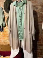 Load image into Gallery viewer, BEIGE SPRING LIGHTWEIGHT SWEATER
