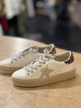 Load image into Gallery viewer, REBA GOLD CRINKLE SNEAKER
