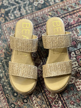 Load image into Gallery viewer, OCEAN AVE TAN SANDALS
