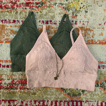 Load image into Gallery viewer, PLUS TEXTURED STRETCHY BRALETTE
