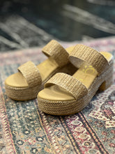 Load image into Gallery viewer, OCEAN AVE TAN SANDALS
