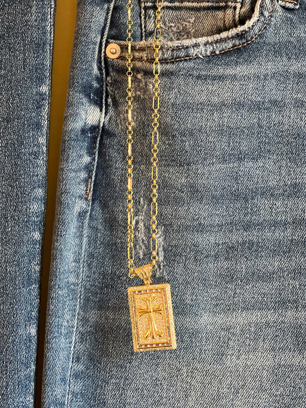 NAOMI CROSS NECKLACE