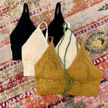 Load image into Gallery viewer, PLUS TEXTURED STRETCHY BRALETTE
