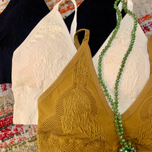 Load image into Gallery viewer, PLUS TEXTURED STRETCHY BRALETTE
